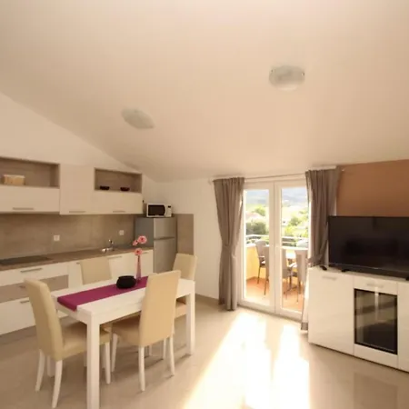 Gorica Ii A2-2 Br-8 By Interhome Башка